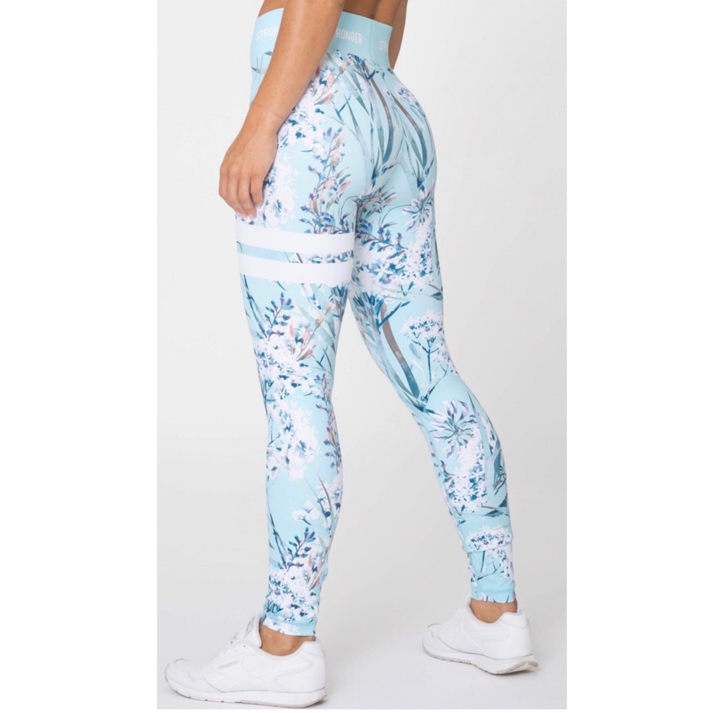 Work out leggings stronger blue floral